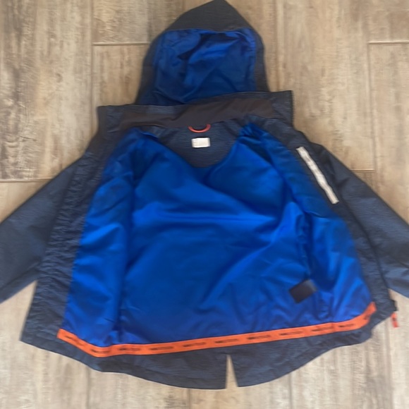 H&M Outdoor Boys 7/8 Rain Coat - Picture 2 of 5